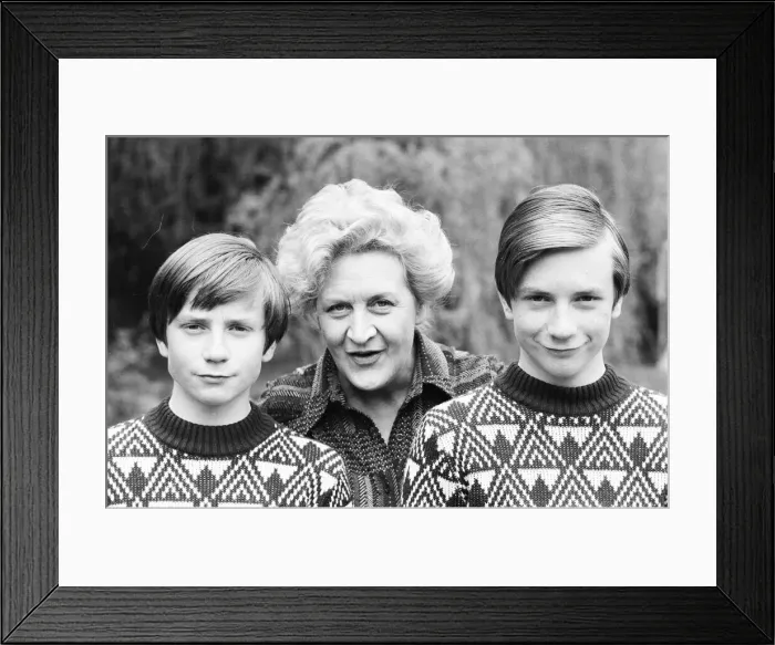 Framed Print : Molly Sugden Print - 25th May 1978 Framed Print : Molly Sugden Print - 25th May 1978