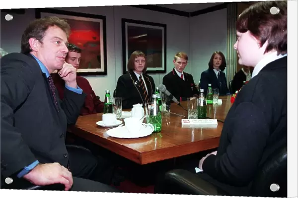 Tony Blair Prime Minister in Sunday Mail November 1998 boardroom at Anderston Quay with