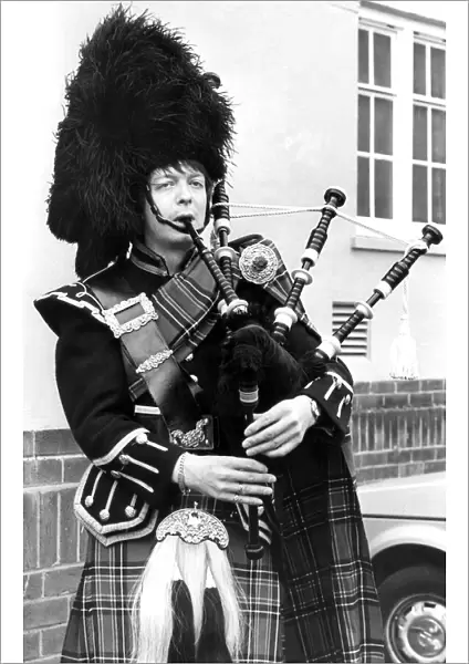Piper Roy Anderson playing the bagpipes in June 1981 24  /  06  /  81