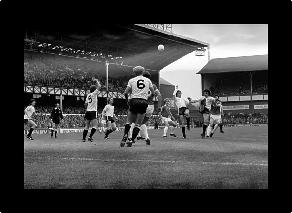 Everton 2 v. Ipswich 1. October 1981 MF03-23-028 Local Caption Division 1