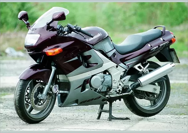 Kawasaki 600 ZZR motorcycle road record June 1998 motoring supplement purple