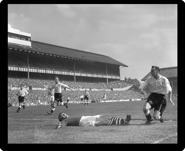 Tottenham Hotspur v West Bromwich Albion 23rd August 1952