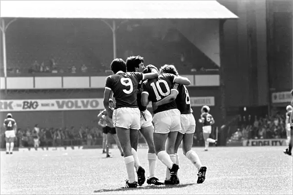 Everton 1 v. Wolverhampton Wanderers 1. May 1982 MF07-04-071
