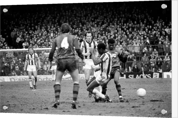 West Bromwich Albion 0 v. Arsenal 0. February 1983 LF12-35-041
