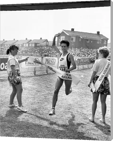 The Great North Run, 18 June, 1989 - Womens winner Lisa Martin crosses the finishing