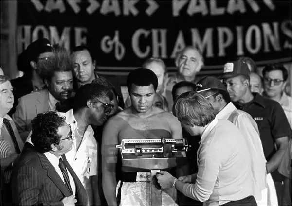 World Heavyweight Title fight between challenger Muhammad Ali