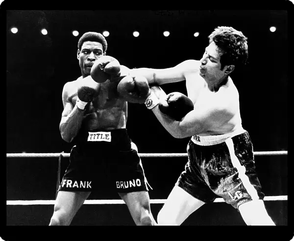 Frank Brunos professional debut fight against Lupe Guerra, Royal Albert Hall, London