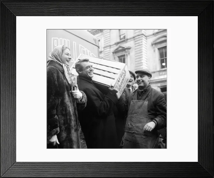 Framed Print : Ingrid Bergman and Cary Grant in Covent Garden Print, 1957 Framed Print : Ingrid Bergman and Cary Grant in Covent Garden Print, 1957