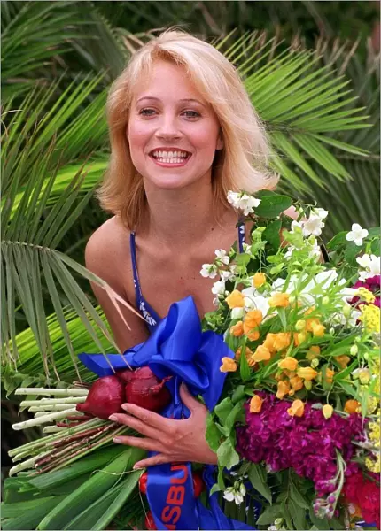 Malandra Burrows Actress at the Chelsea Flower Show