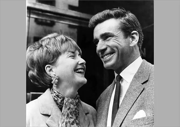 Richard Wyler actor with Fiancee Elizabeth Emerson October 1963