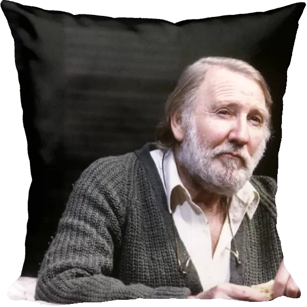 Leslie Phillips actor stars in the stage play of Painting Churches
