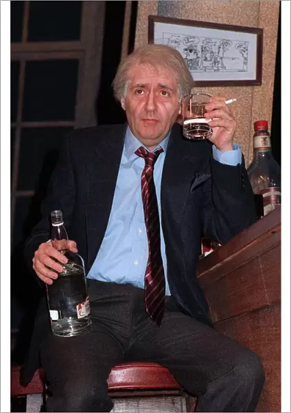 Tom Conti actor in the play Jeffrey Bernard is Unwell drinking