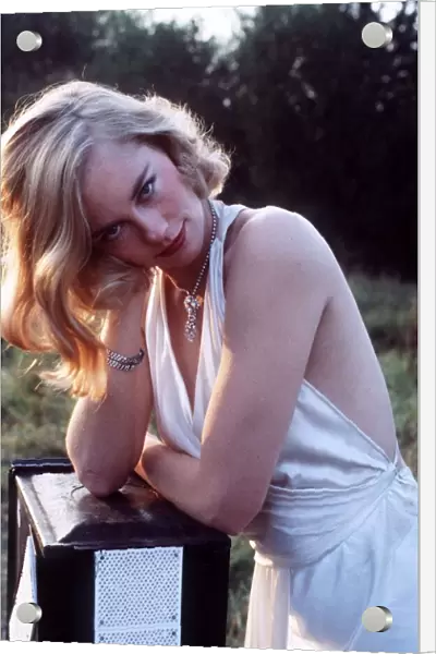 Cybill Shepherd actress - October 1978 Dbase MSi