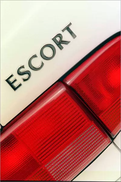 Ford Escort LX used car August 1999 wheel