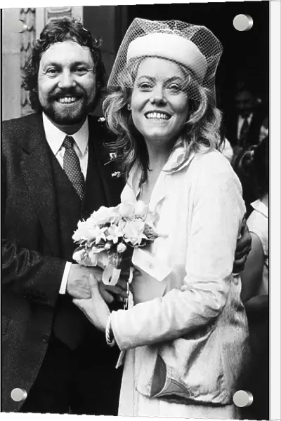Wendy Richard Actress marries advertising chief Will Thorpe at Marylebone in London