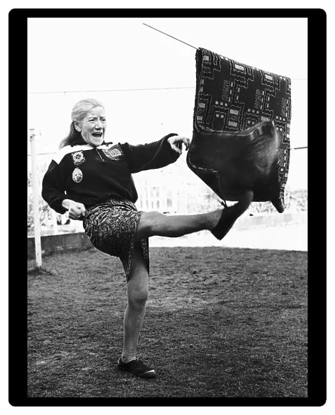 Unusual Pics Annie Sweeney beats the carpet with a hefty right footer whilst training for