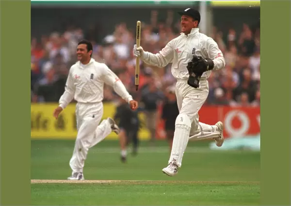 Alec Stewart holding stump at Headingley August 1998 after England had beaten