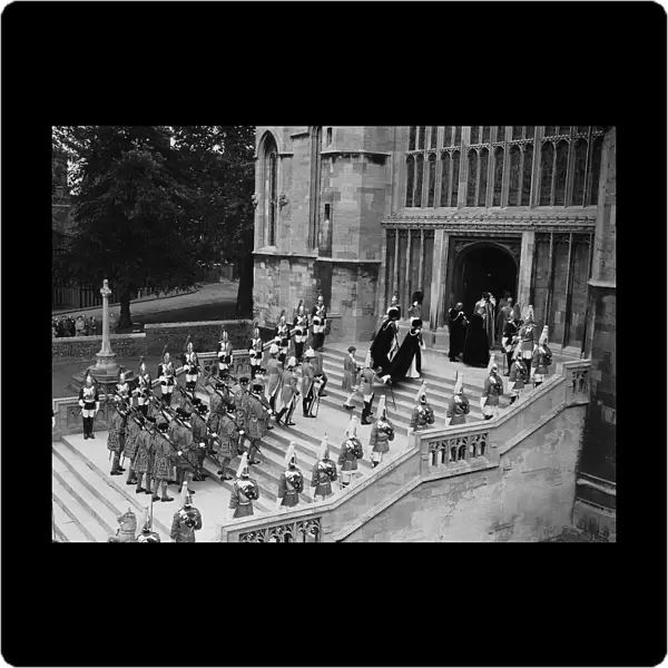 Queen Elizabeth ll June 1956 and The Duke of Edinburgh arriving at St Georges Chapel in