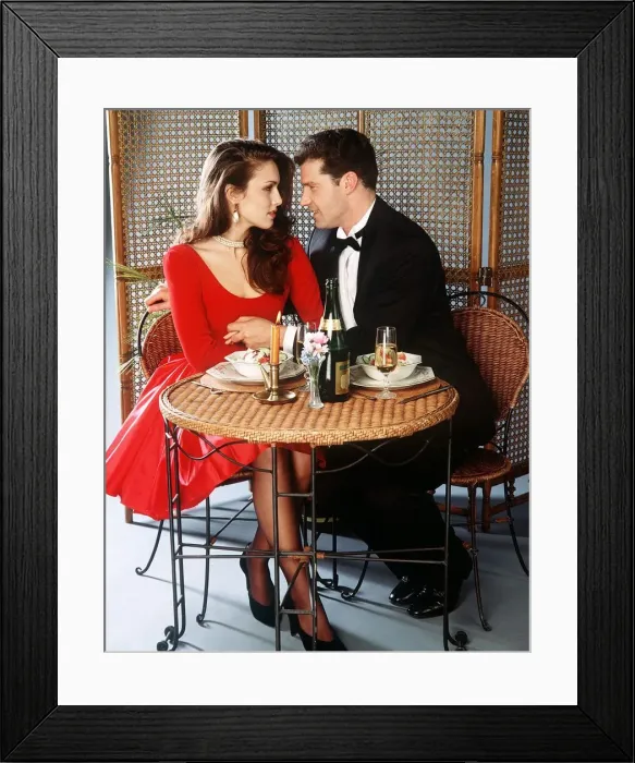 Framed Print : Romantic Couple Dinner Print (00158) Framed Print : Romantic Couple Dinner Print (00158)