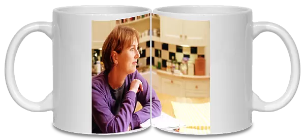 Kirsty Wark October 1999 TV Presenter at home in her kitchen