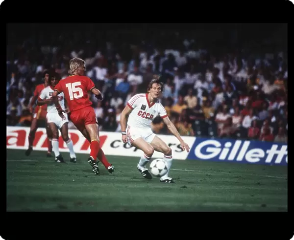 Belgium v Russia 1982 World cup match Oleg Blokhin out smarts Marice De