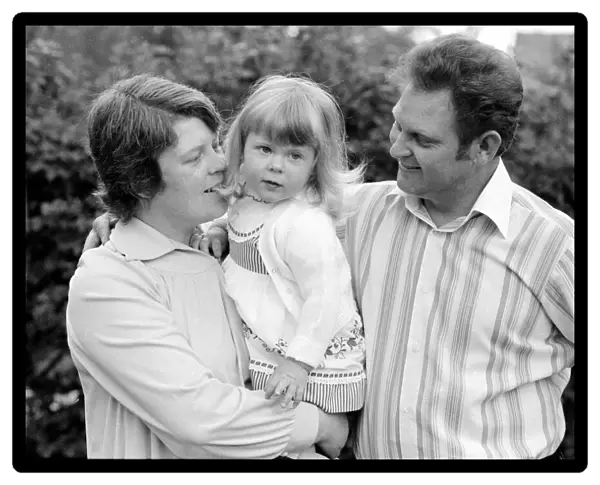Louise Brown - test tube baby- May 1980 And her parents Lesley