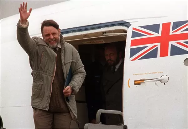 Terry Waite Nov 1991 Beirut hostage on arrival in Britain after being released by his