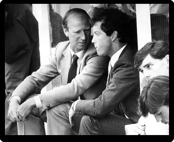 Newcastle United manager Jack Charlton talking with Willie Maddren in August 1984