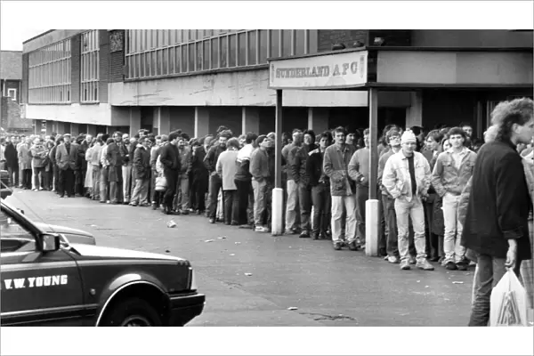 Sunderland Associated Football Club - Sunderland Fans queue for ticket 11 March 1985