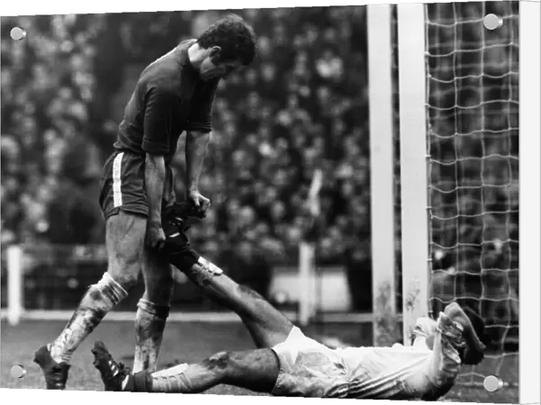 Chelsea v. Leeds FA Cup Final 1970. Chelsea striker Peter Osgood helps Leeds
