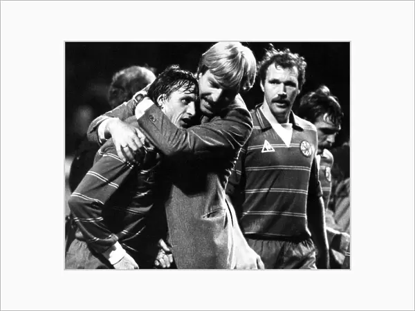 Aad de Mos celebrating goal with Johan Cruyff September 1982