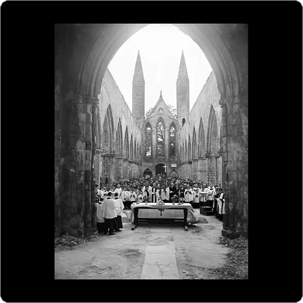 WW2 Great Yarmouth Minster June 1943, Church service at the Norman-era Minster Church of