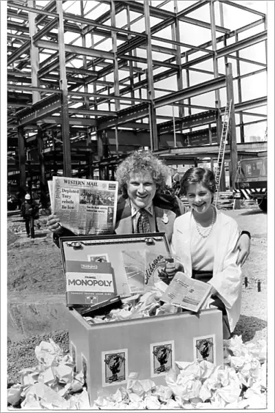 Cardiff - Old - Library - Dr Who actor Tom Baker and Lisa Jenkins of Neath