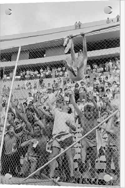 World Cup 1986 Group F England 3 Poland 0 England fans cheering