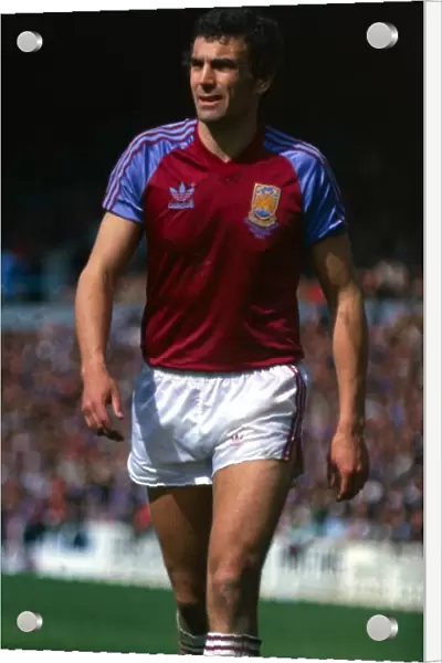 West Ham v Wrexham football 1981 Trevor Brooking May 1981