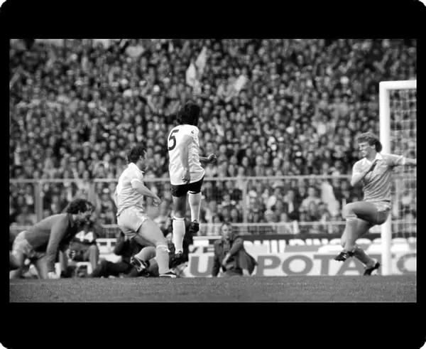 Spurs celebrate thir goal through Ricardo Villa. 14th May 1981