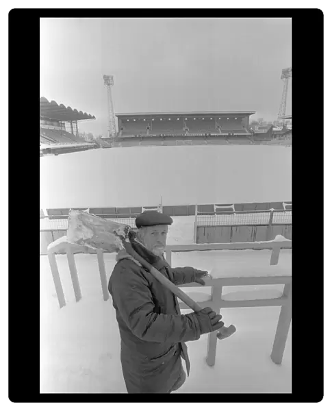 All games were called off and Coventry Citys groundsman Gordon Pettifer could only