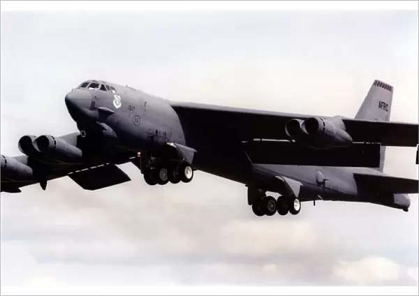 The 1Oth Sunderland International Airshow 1998. The Boeing B-52
