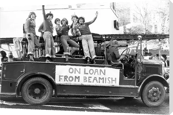 Highlight of the rag week on12th November 1977 was an 18-float procession through
