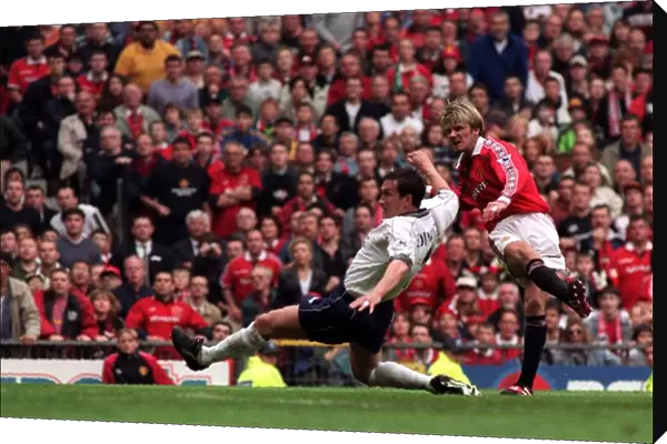 David Beckham scoring for Manchester United May 1999 against Tottenham Hotspur in