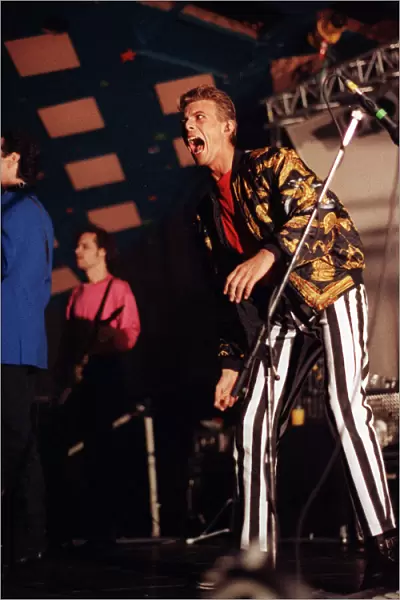David Bowie on stage at Glasgow Barrowlands 7th November 1991