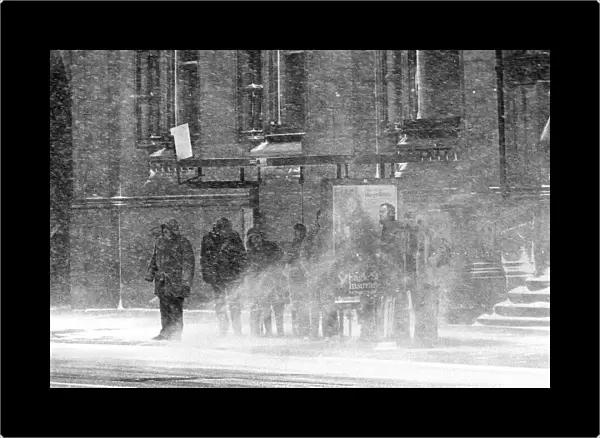 Blizzard conditions felt by Teessiders as they wait for a bus outside the Town Hall