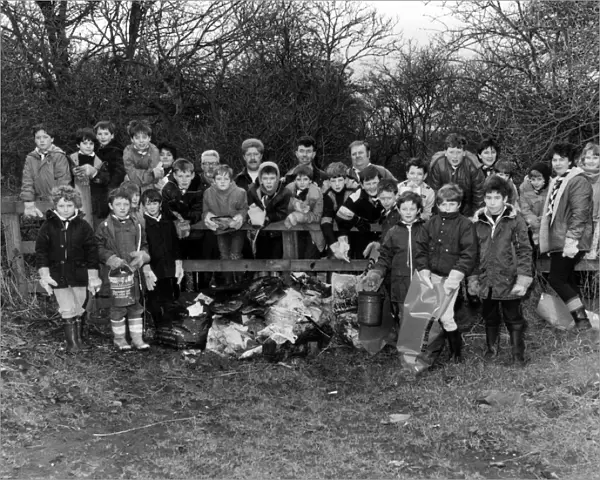 Litter conscious cubs have been helping pick clean a rubbish blighted town park in