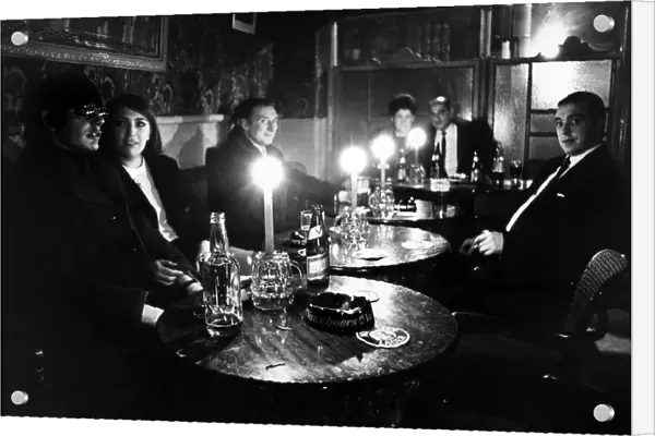 Power Cuts effect Public Houses, with patrons forced to drink by Candlelight, Newcastle