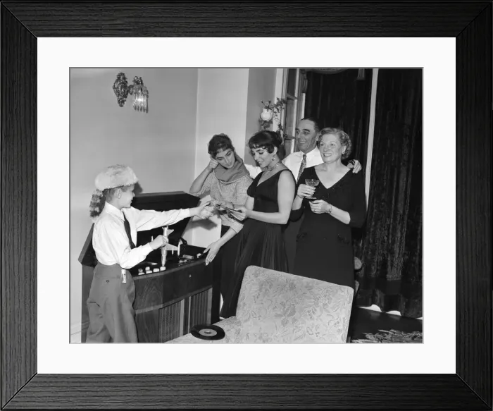 Framed Print : Joan Collins at Home in London Print, 4th October 1955 Framed Print : Joan Collins at Home in London Print, 4th October 1955