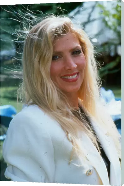 Lynsey de Paul singer August 1992 head and shoulders