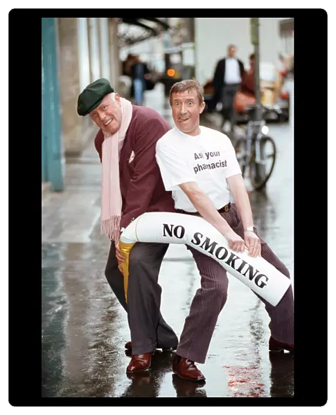 Actor Richard Wilson and Roy Castle with the no smoking message. 26th February 1993
