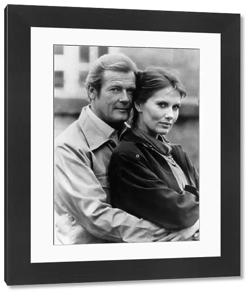 Entertainment: Film: James Bond: Roger Moore and his co-star Maud Adams in the Bond film