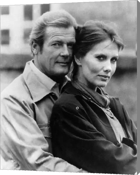 Entertainment: Film: James Bond: Roger Moore and his co-star Maud Adams in the Bond film