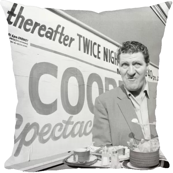 Tommy Cooper seen here having breakfast outside The New Theatre, Oxford